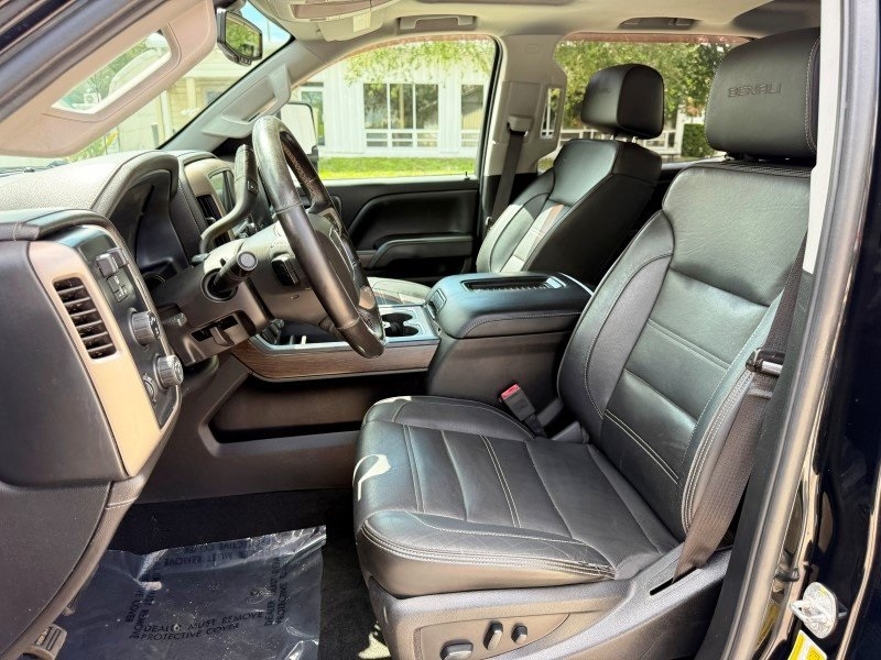 2019 GMC Sierra 2500HD Denali Image 18 of 45