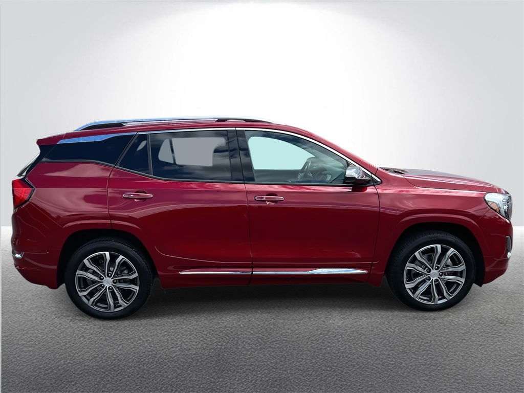 2019 GMC Terrain Denali Image 3 of 26