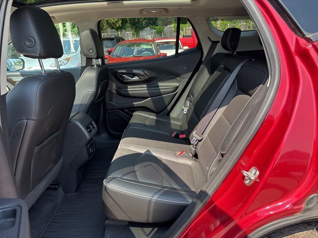 Vehicle image 19 of 30