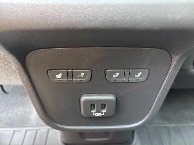 Vehicle image 23 of 30