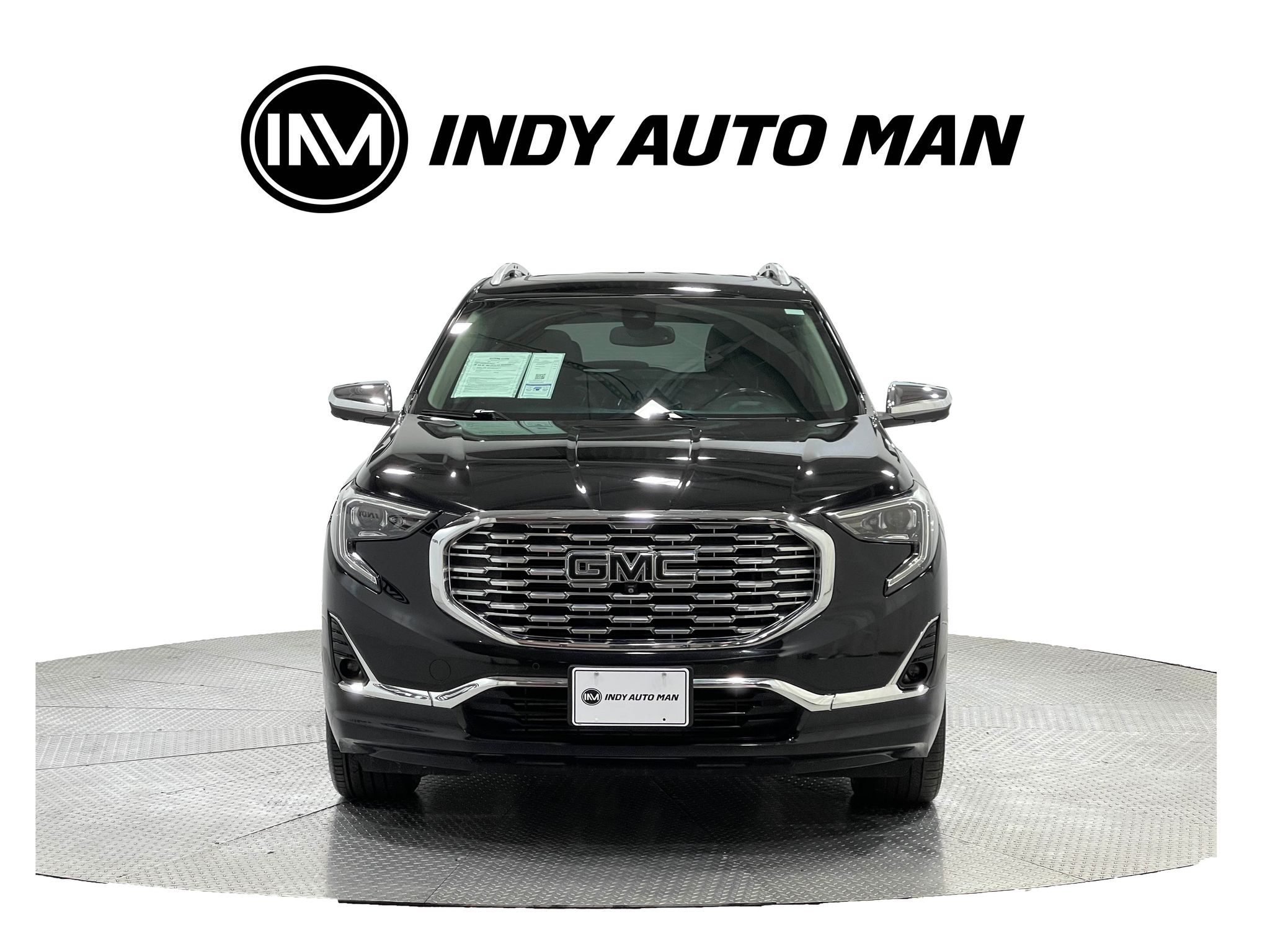 2019 GMC Terrain Denali Image 2 of 39