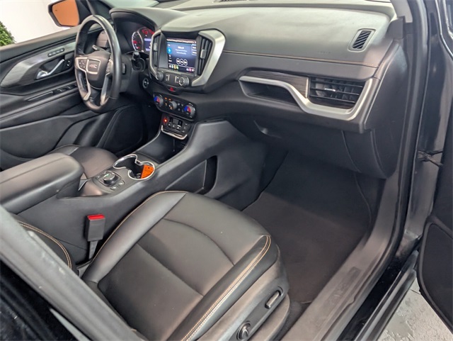 Vehicle image 17 of 34
