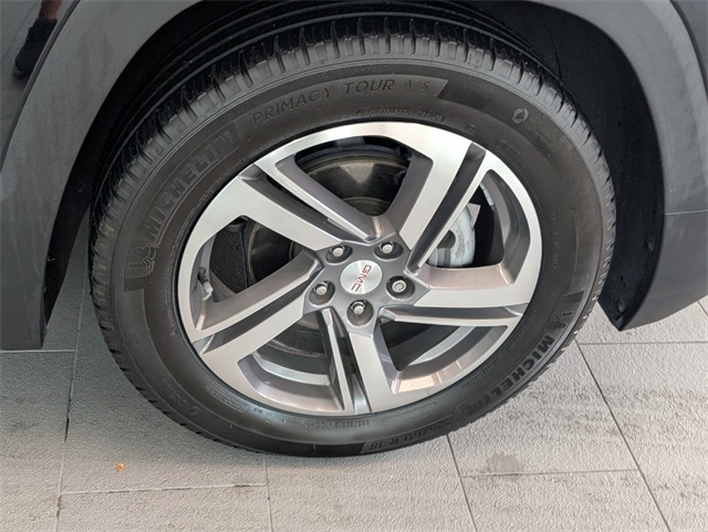 Vehicle image 8 of 34