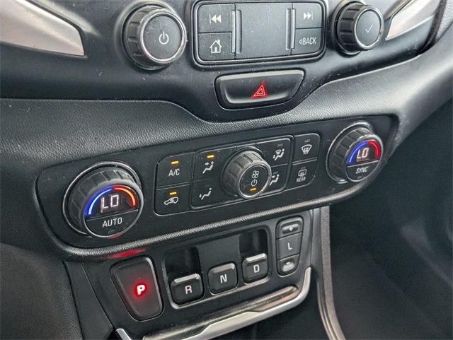 Vehicle image 24 of 34