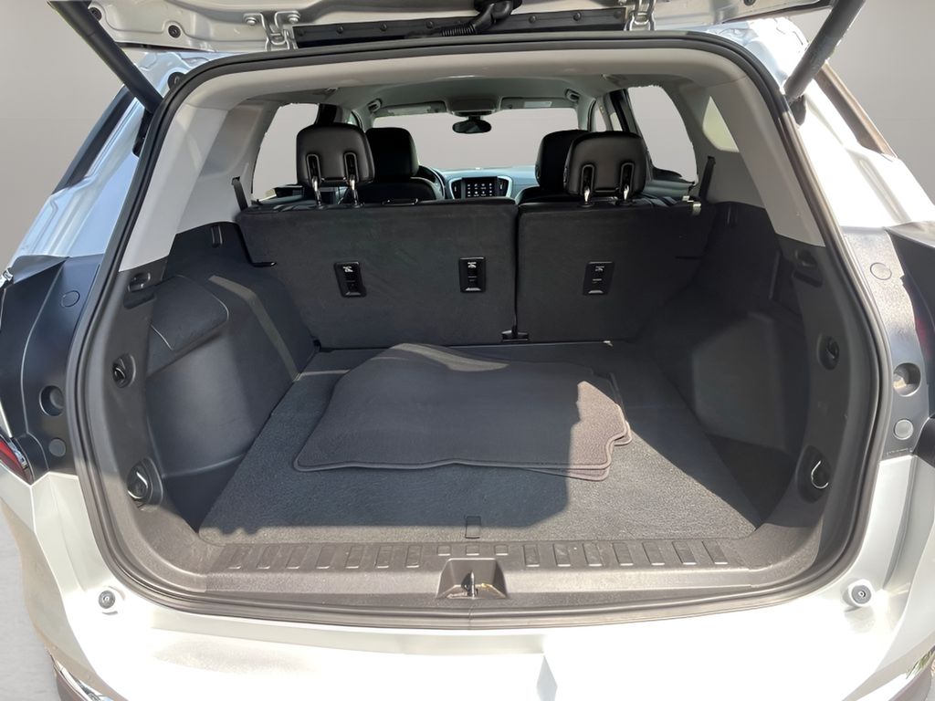 Vehicle image 14 of 30