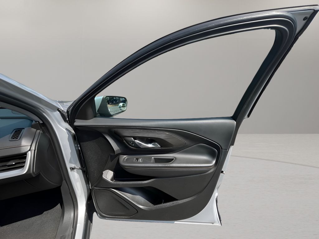 Vehicle image 21 of 30