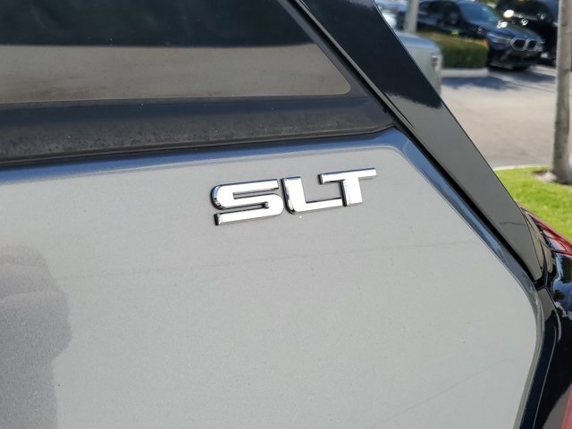 Vehicle image 25 of 28