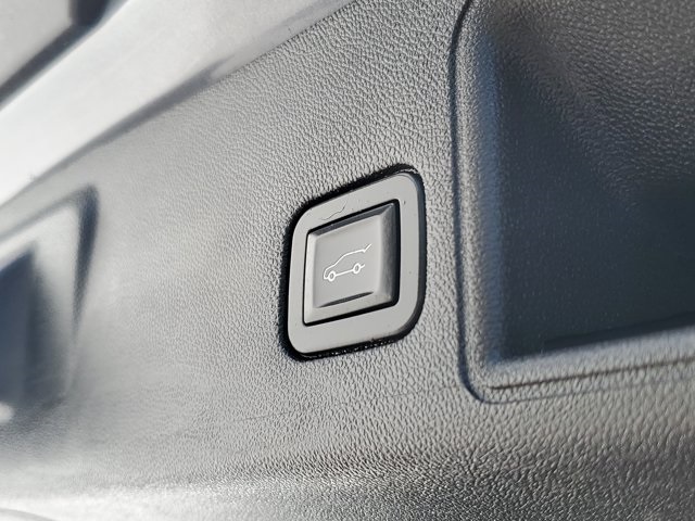 Vehicle image 20 of 28