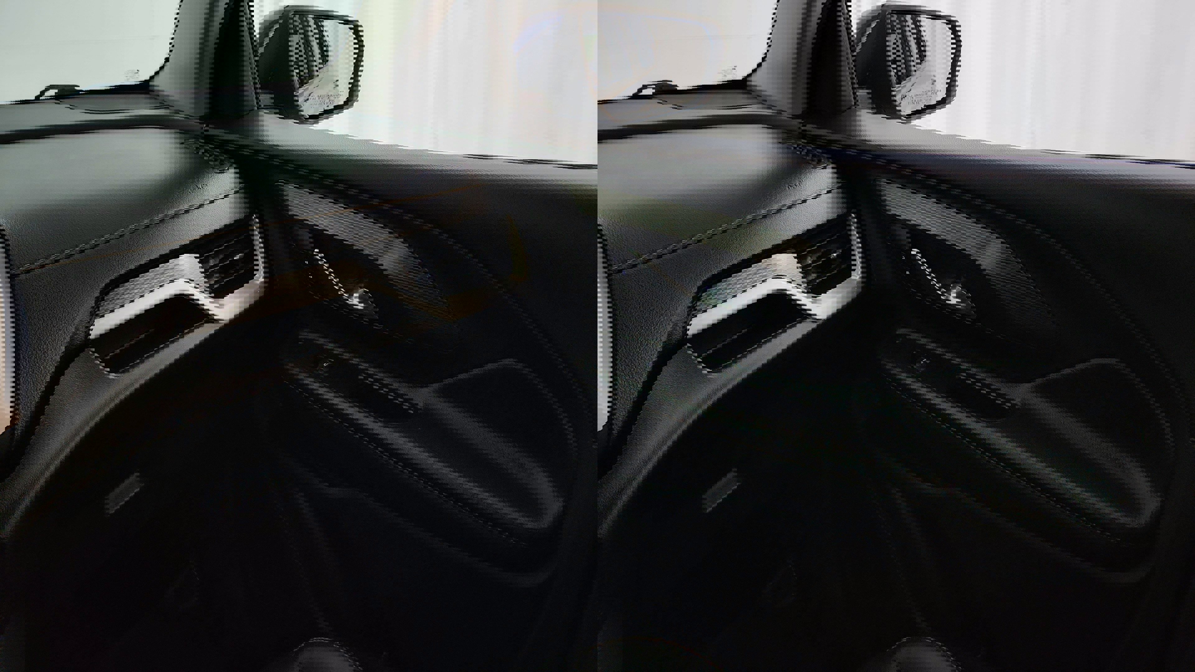 Vehicle image 32 of 34