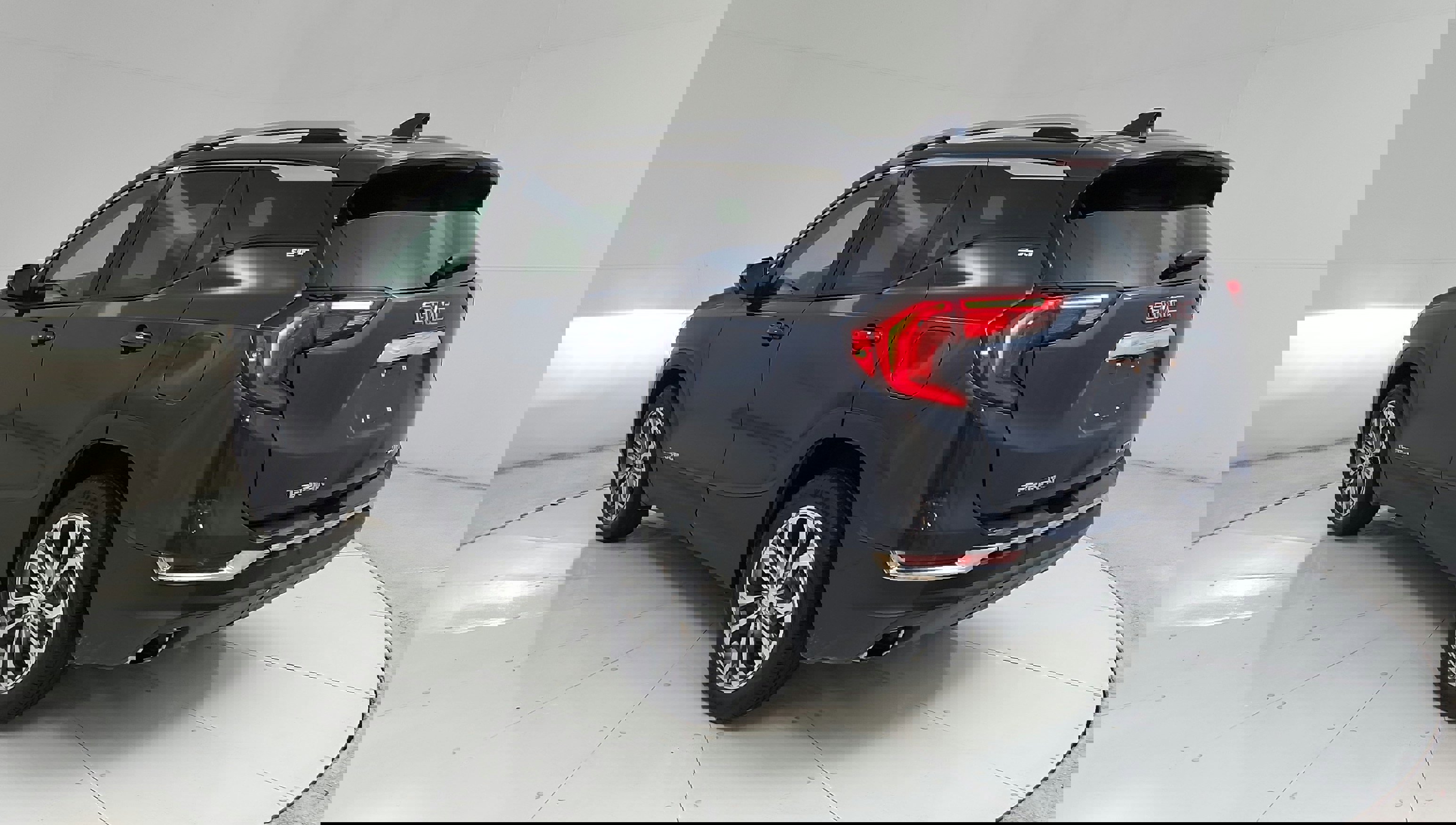 Vehicle image 16 of 34