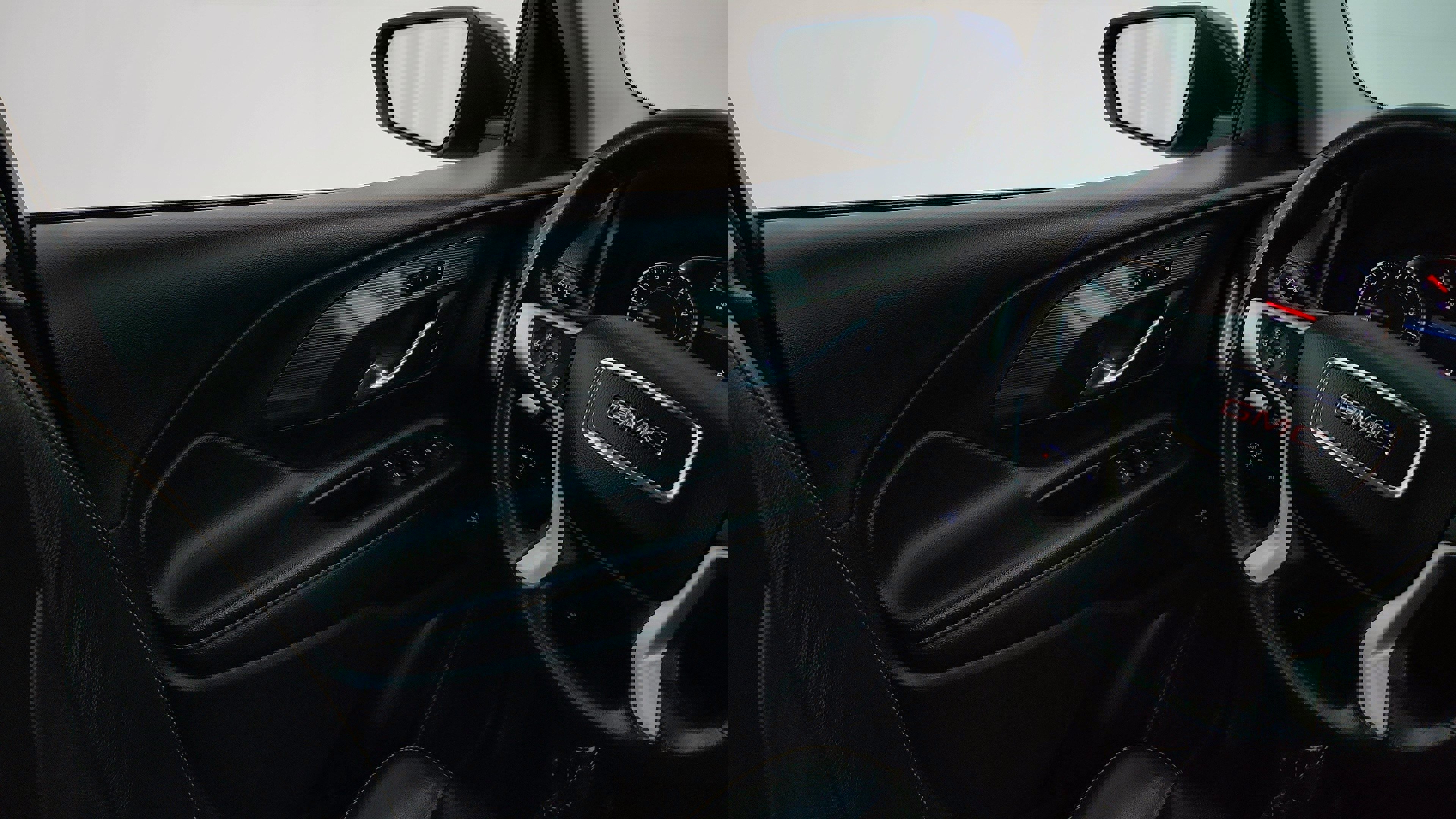 Vehicle image 27 of 34