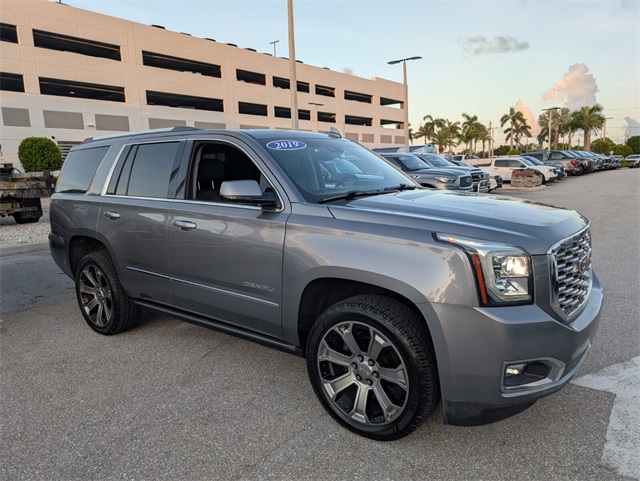 Vehicle image 4 of 24