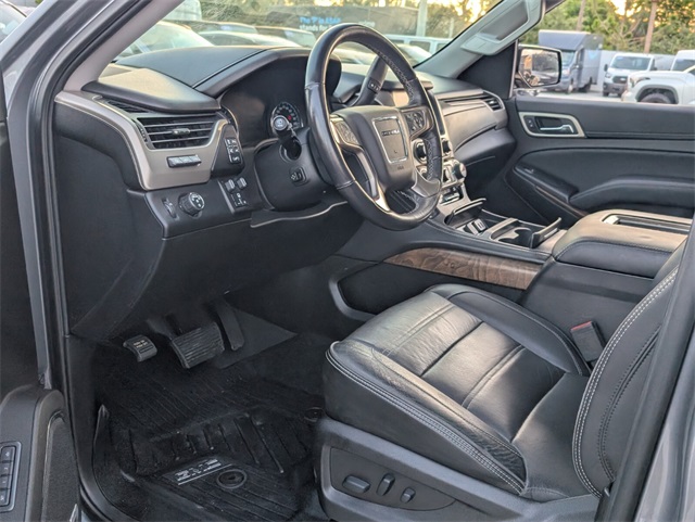 Vehicle image 22 of 24