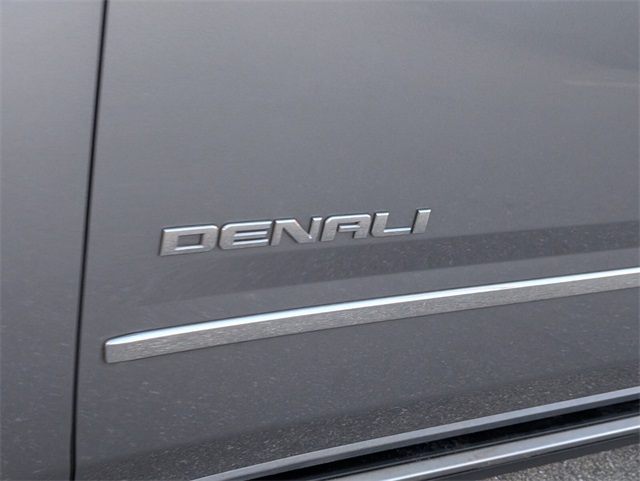 Vehicle image 21 of 24