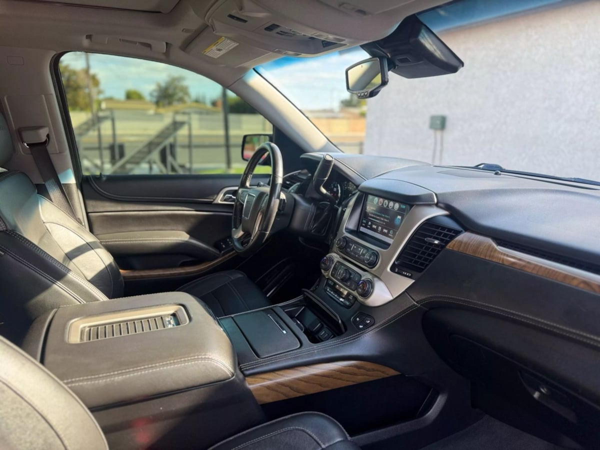 Vehicle image 13 of 36