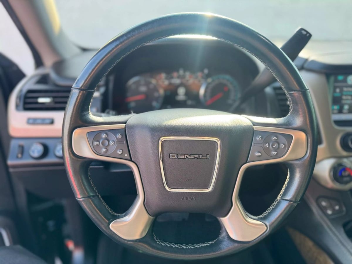 Vehicle image 25 of 36