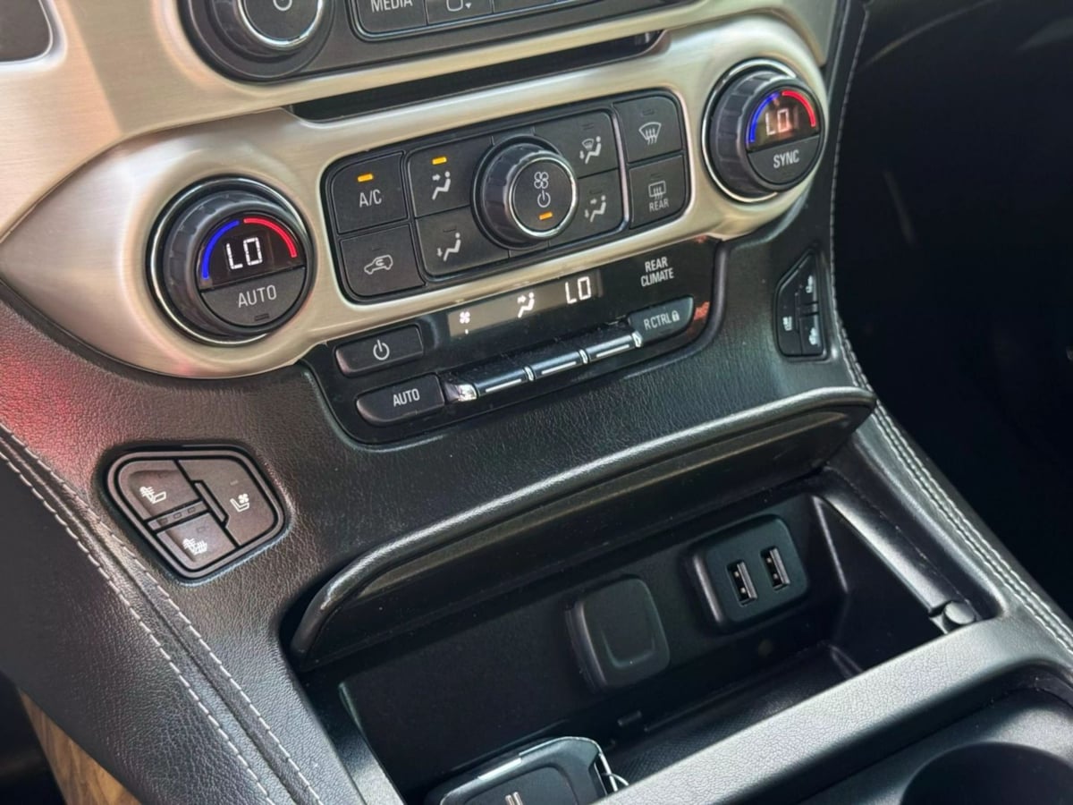 Vehicle image 22 of 36