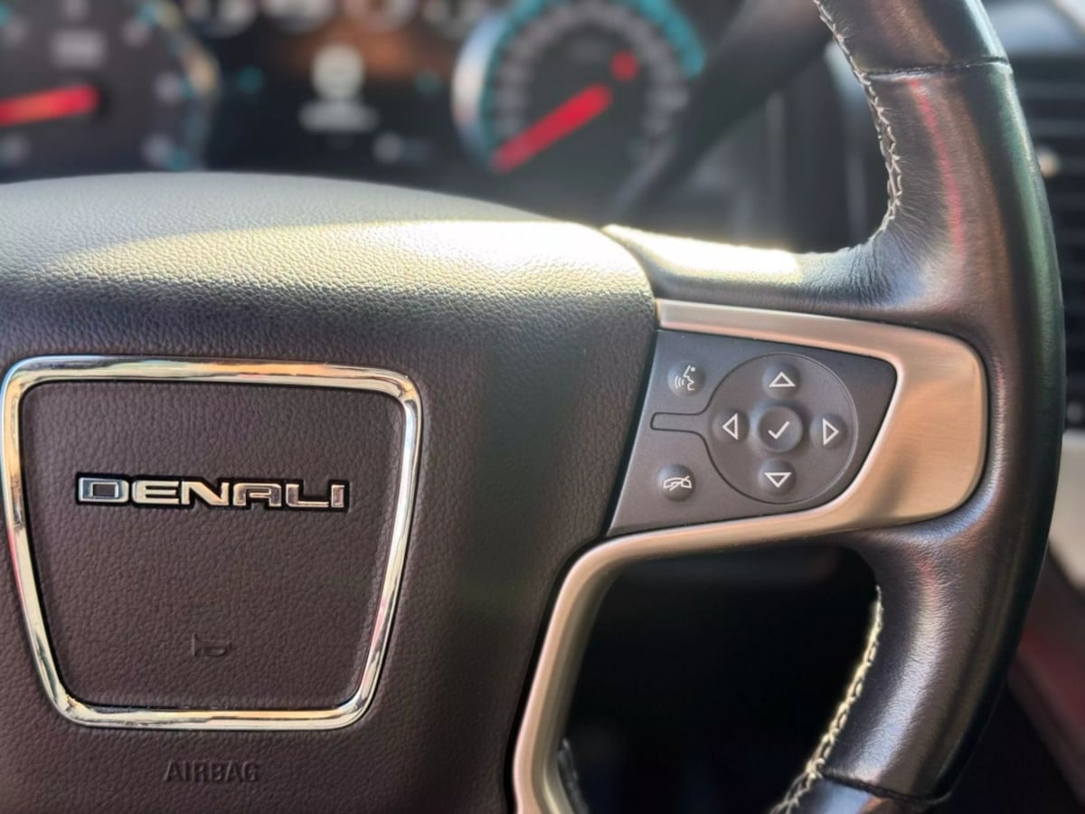 Vehicle image 27 of 36