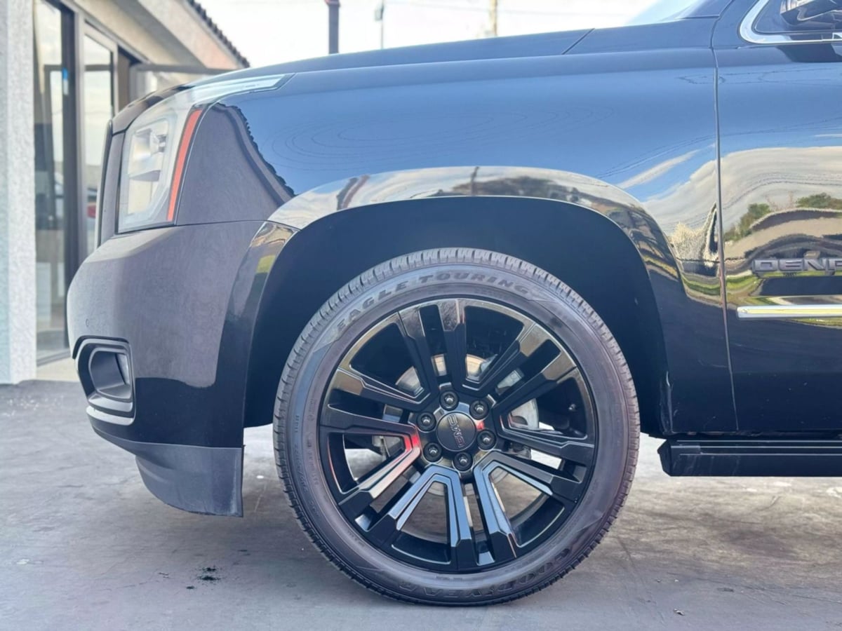 Vehicle image 10 of 36