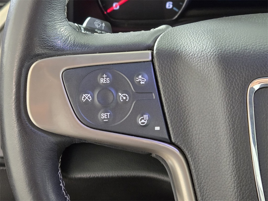 Vehicle image 27 of 33