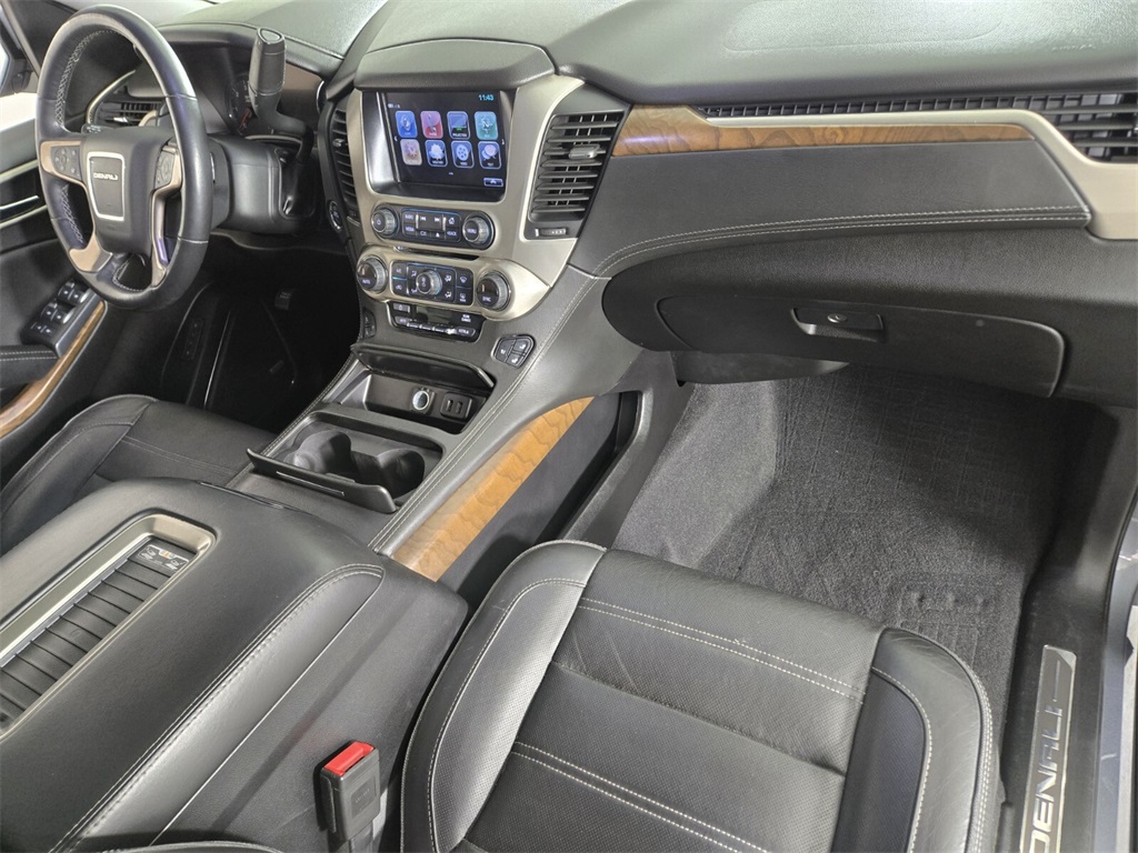 Vehicle image 19 of 33