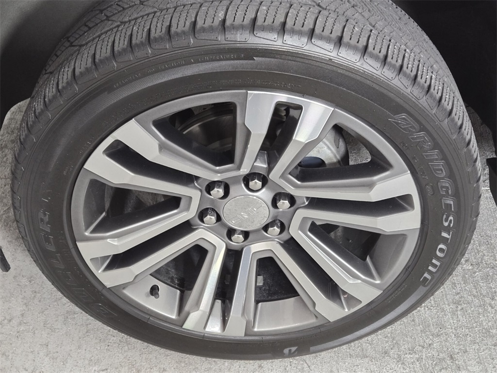Vehicle image 9 of 33