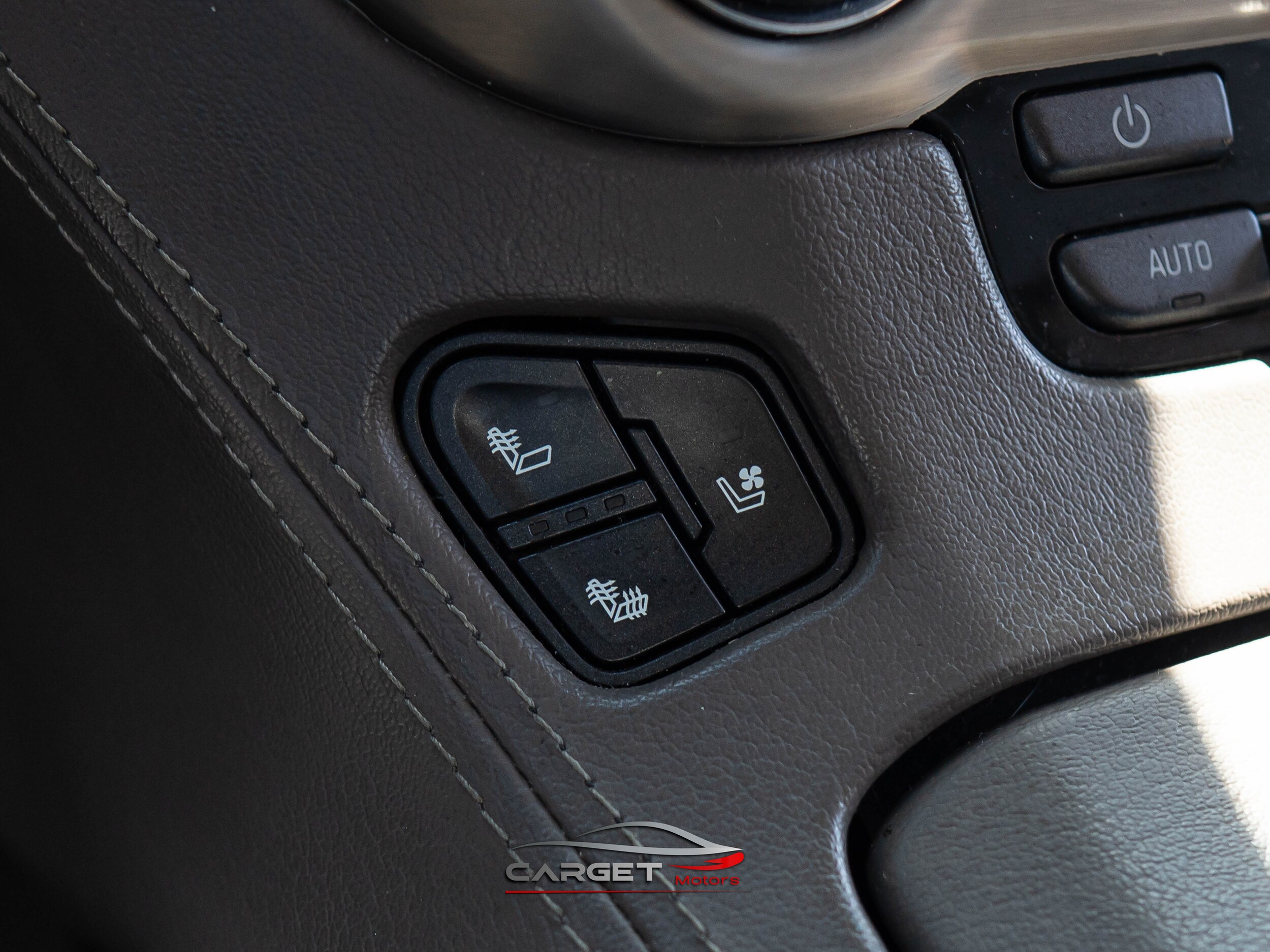 Vehicle image 27 of 47