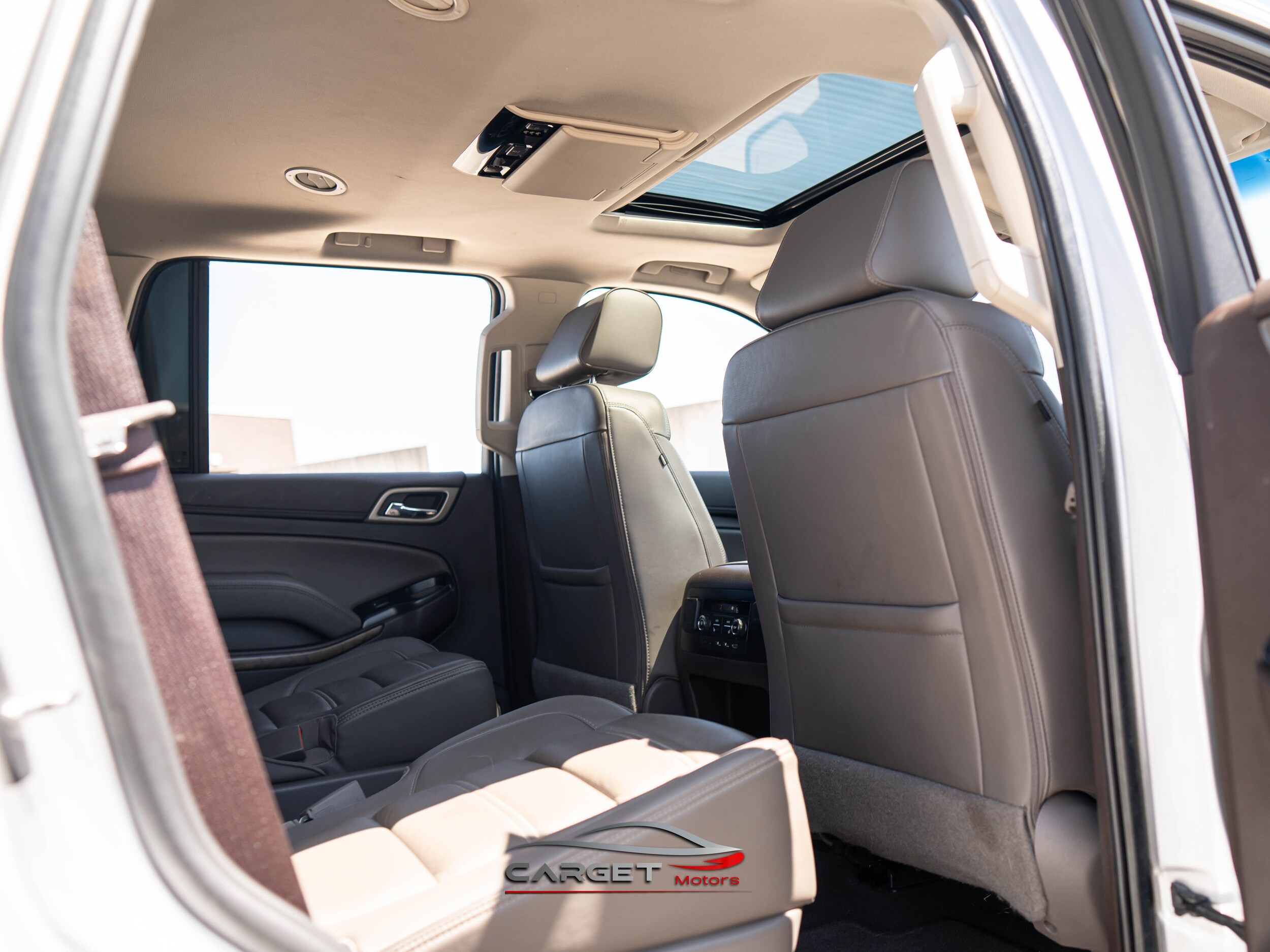 Vehicle image 11 of 47