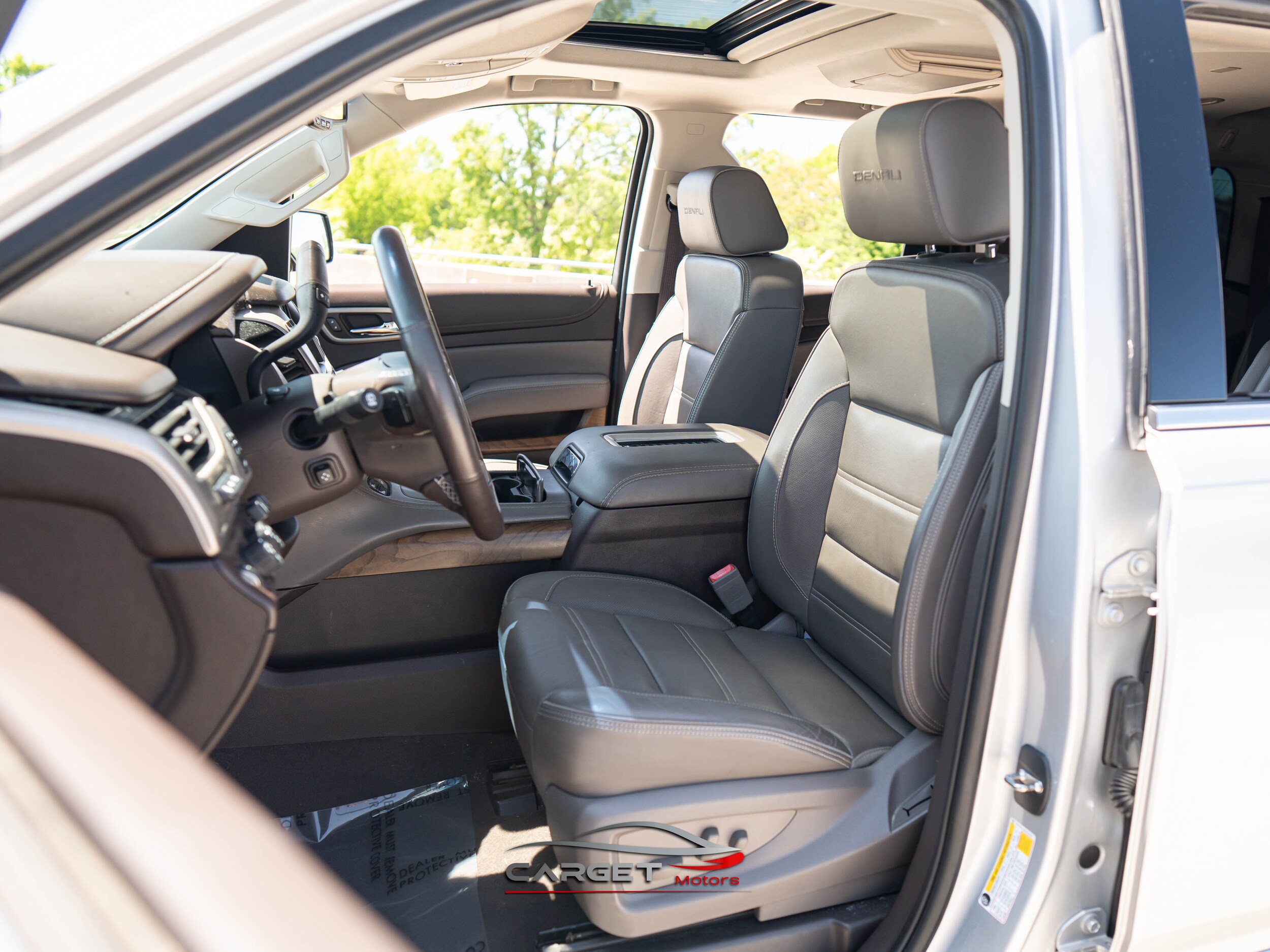 Vehicle image 9 of 47
