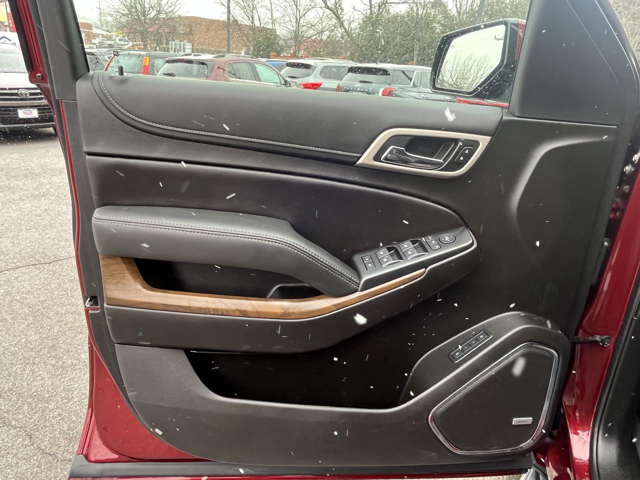 Vehicle image 16 of 64