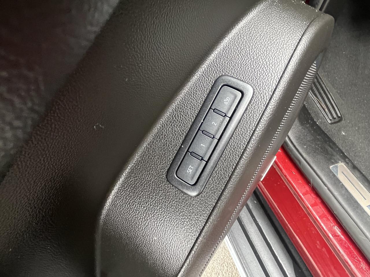 Vehicle image 19 of 64