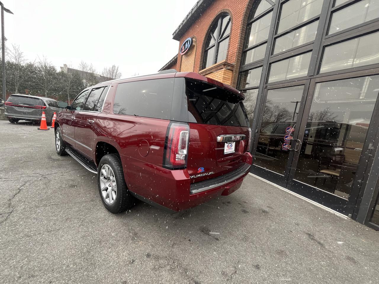 Vehicle image 7 of 64