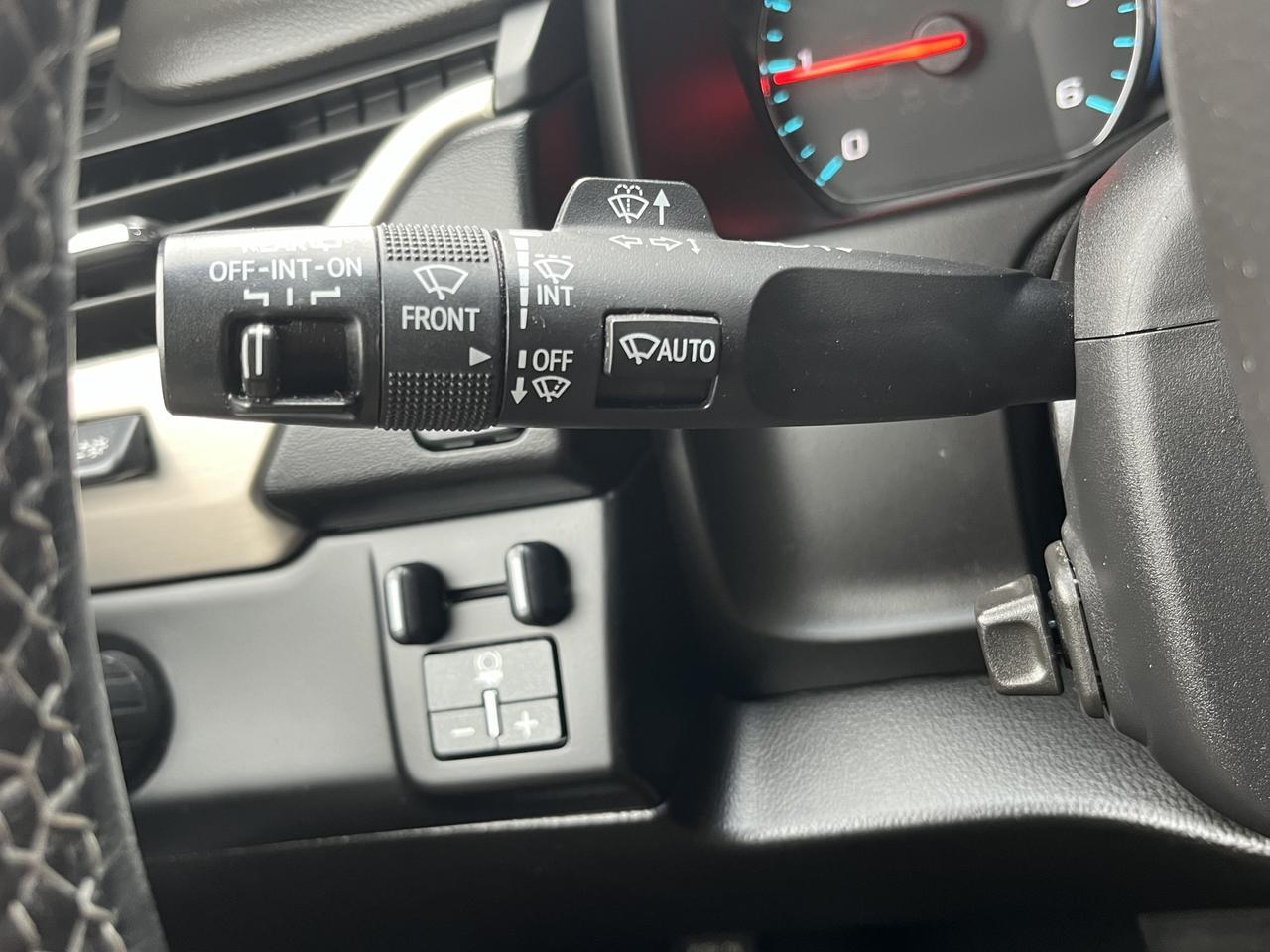Vehicle image 26 of 64
