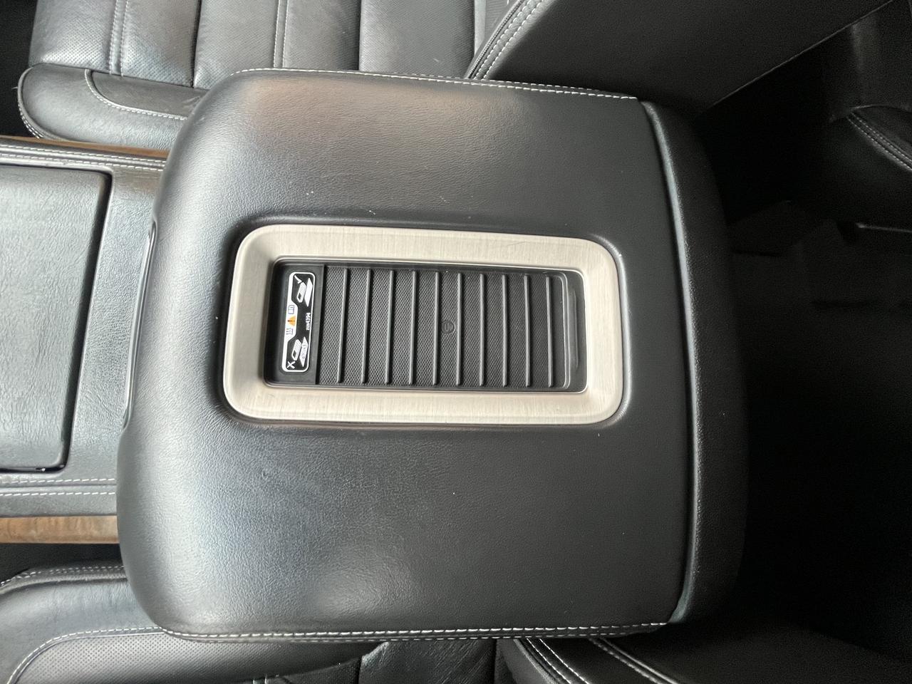 Vehicle image 37 of 64