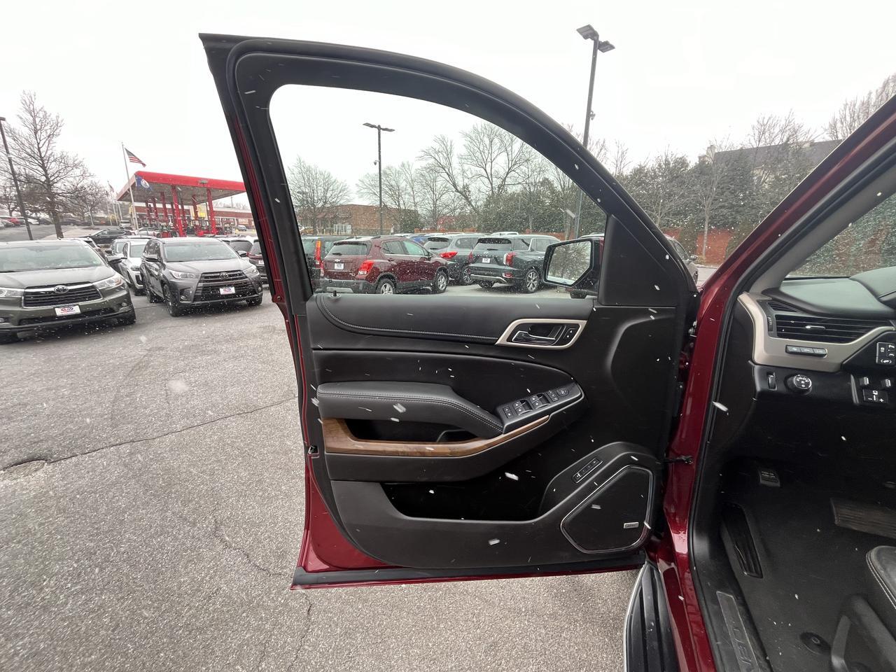 Vehicle image 15 of 64