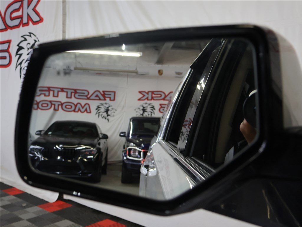 Vehicle image 20 of 30