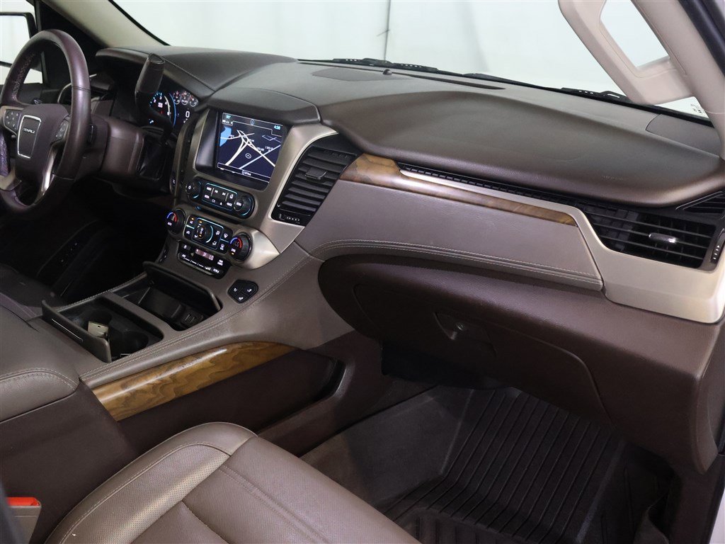 Vehicle image 21 of 30