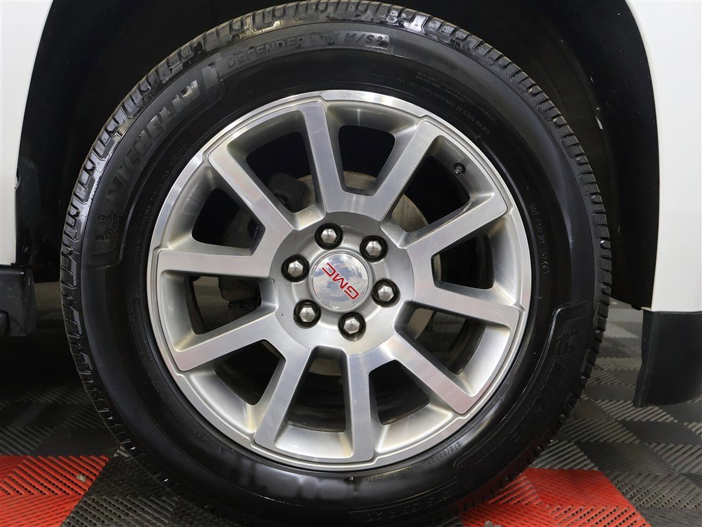Vehicle image 26 of 30