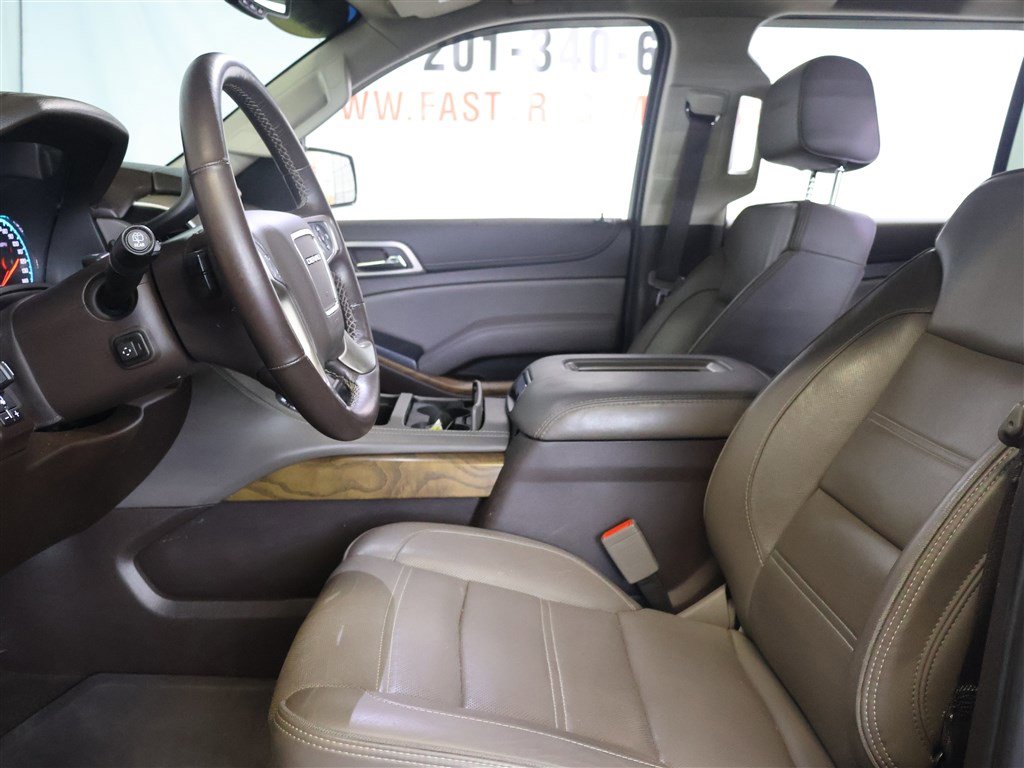 Vehicle image 10 of 30