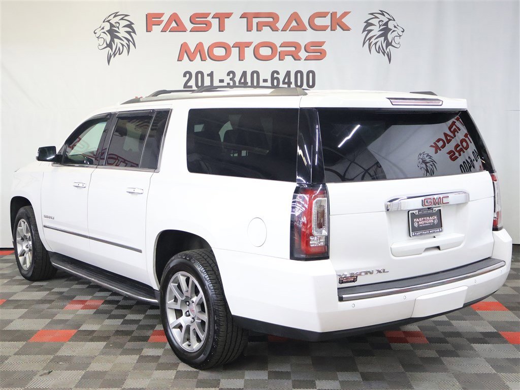 Vehicle image 7 of 30
