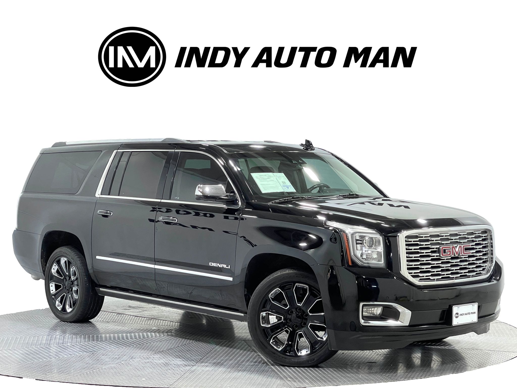 2019 GMC Yukon XL Denali Image 3 of 43