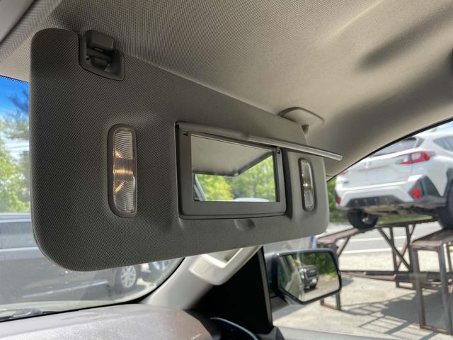Vehicle image 31 of 37