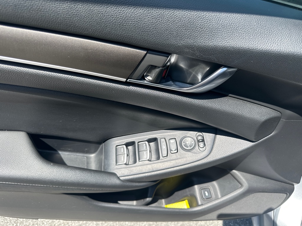 Vehicle image 39 of 50