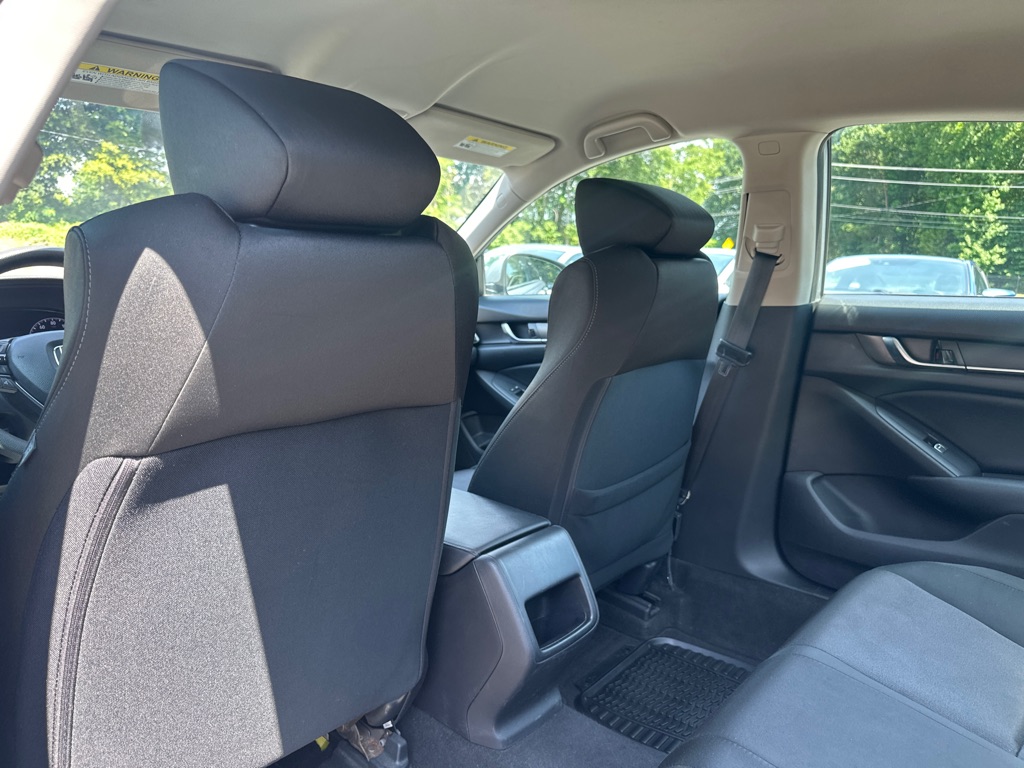 Vehicle image 17 of 50