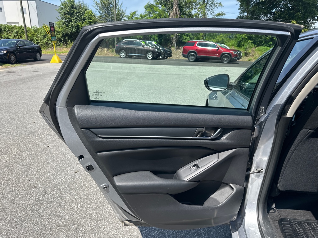 Vehicle image 43 of 50