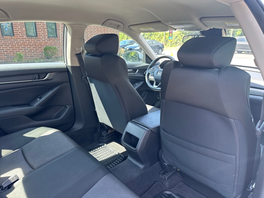 Vehicle image 16 of 50