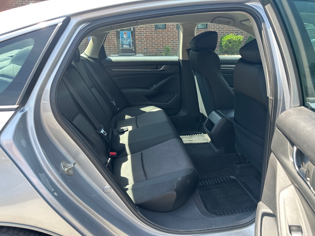 Vehicle image 23 of 50