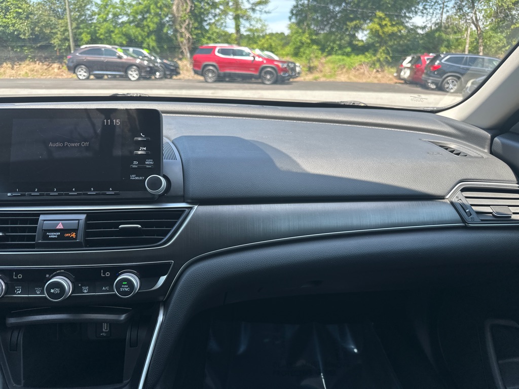 Vehicle image 26 of 50