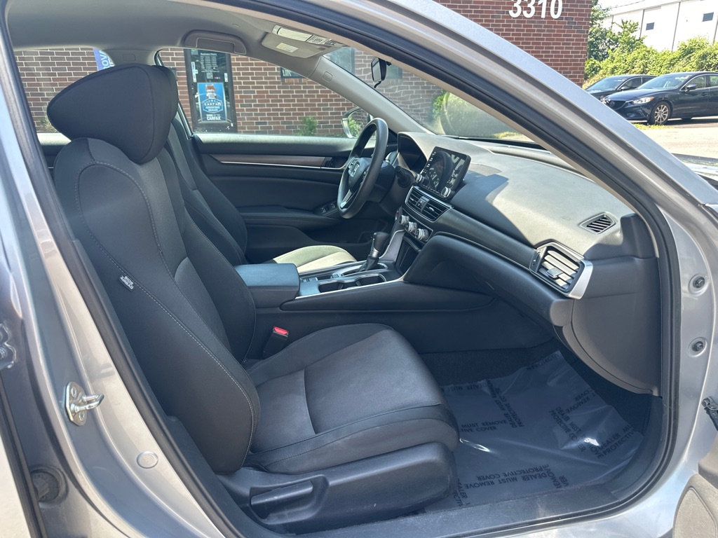 Vehicle image 21 of 50