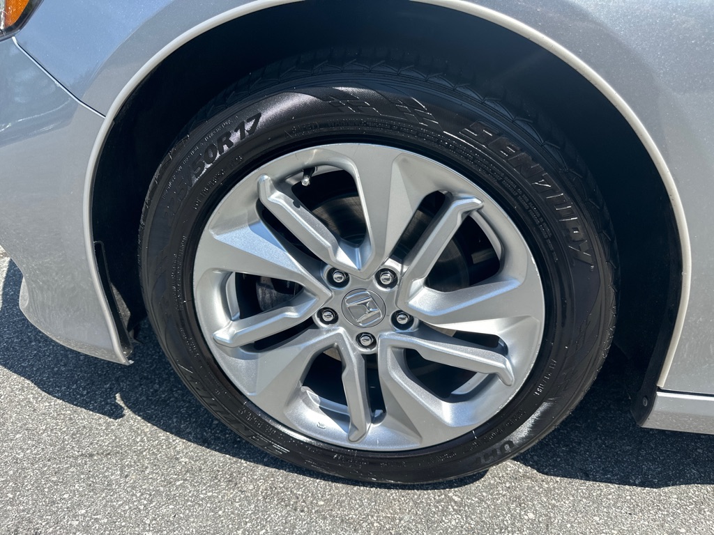 Vehicle image 11 of 50